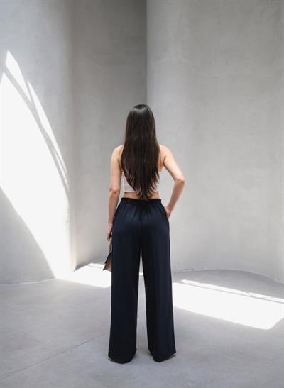 Beli̇ Lasti̇k Ve Bağcikli Geni̇ş Paça Pantolon