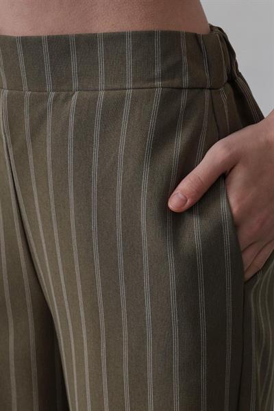 Beli Yarım Lastikli Palazzo Pantolon - Haki-Beyaz