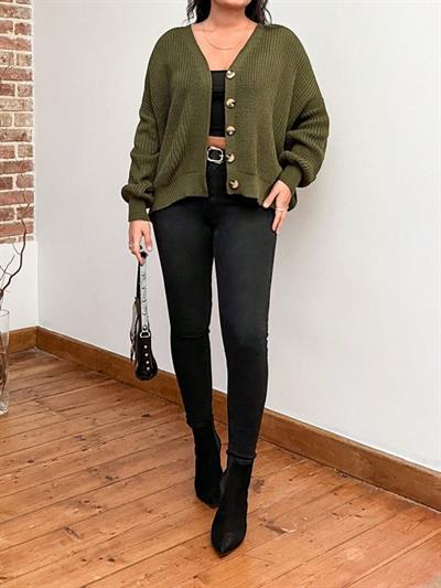 Beş Düğmeli Triko Hırka