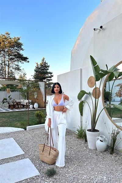 Beyaz Alice Gömlek Ve Bol Kesim Pantolon Takım