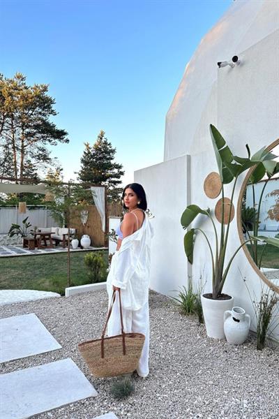 Beyaz Alice Gömlek Ve Bol Kesim Pantolon Takım