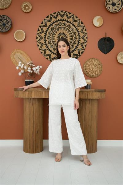 Beyaz Çiçek Desenli Brode Takım