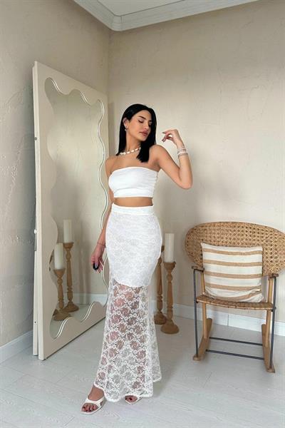 Beyaz Dantel Detaylı Etek