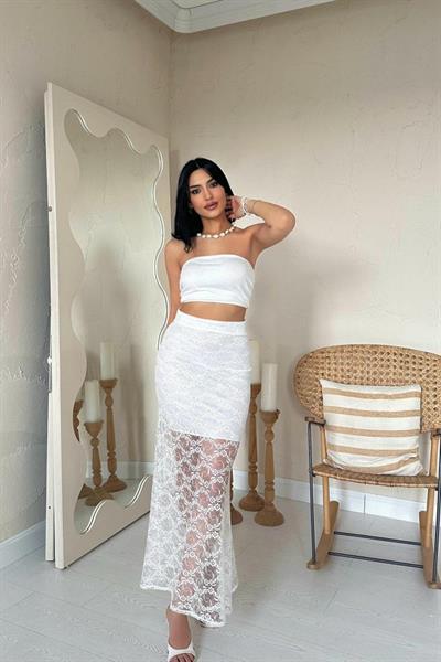 Beyaz Dantel Detaylı Etek