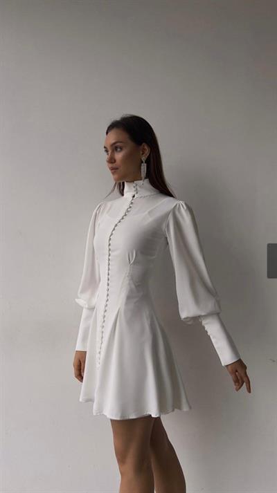 Beyaz Düğmeli Elbise