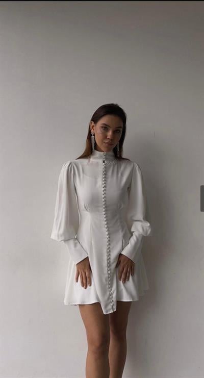 Beyaz Düğmeli Elbise