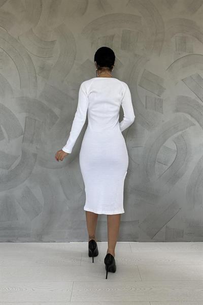 Beyaz Eteği Yırtmaçlı Triko Elbise