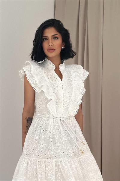 Beyaz Fırfırlı Düğmeli Elbise