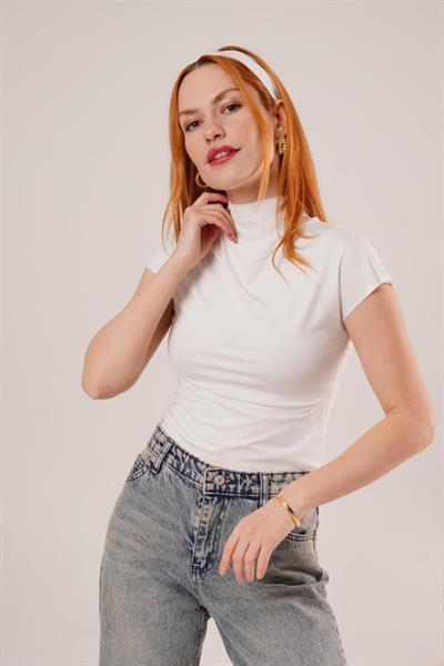 Boğazlı Parlak Kumaş Beyaz Crop