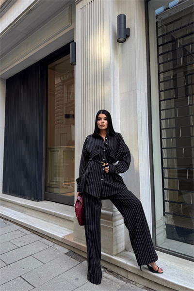 ÇİZGİLİ ARKA TASARIM  DETAYLI  GÖMLEK-PANTOLON TK - Siyah