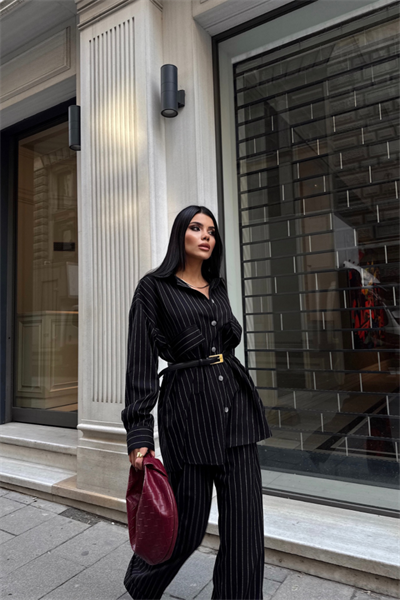 ÇİZGİLİ ARKA TASARIM  DETAYLI  GÖMLEK-PANTOLON TK - Siyah