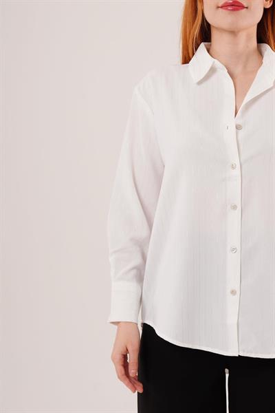Çizgili Gold Düğmeli Beyaz Gömlek