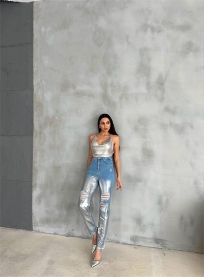 DİZ YIRTIK VARAKLI MOM KOT PANTOLON - Gümüş