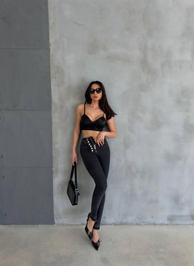 DÜĞME VE FERMUARLI KOT PANTOLON - Siyah