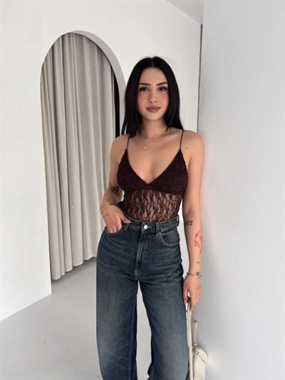 Dantel Detaylı Derin Dekolte Body Şık Kolsuz Yazlık Bodysuit - Kahvrenegi