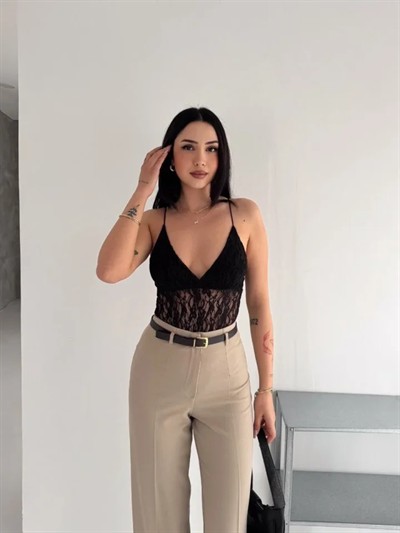 Dantel Detaylı Derin Dekolte Body Şık Kolsuz Yazlık Bodysuit - Siyah