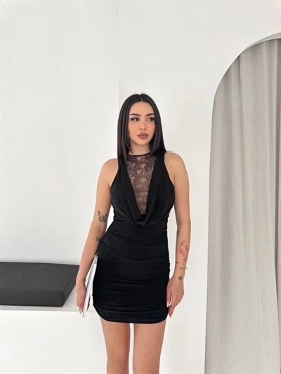 Dantel Detaylı Derin Dekolte Drapeli Mini Elbise Şık Kolsuz - Siyah