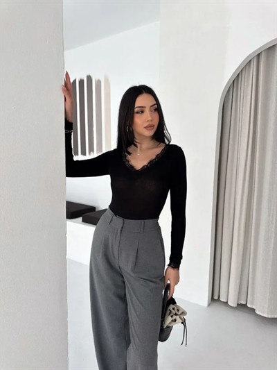 Dantel Detaylı V Yaka Arkası V Yaka Kaşmir Dokulu Uzun Kollu Bluz - Siyah