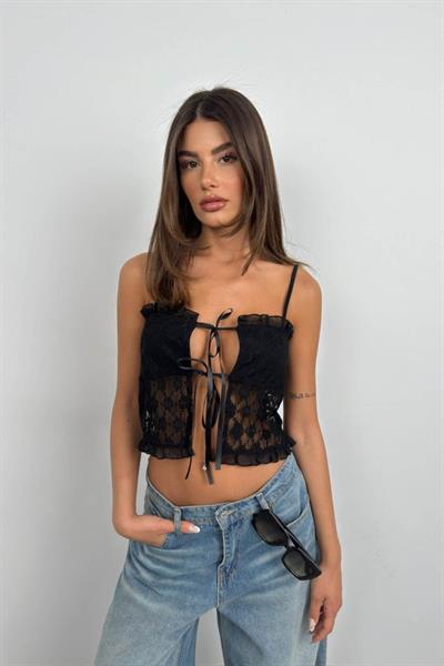 Dantelli Bağcık Detay Crop