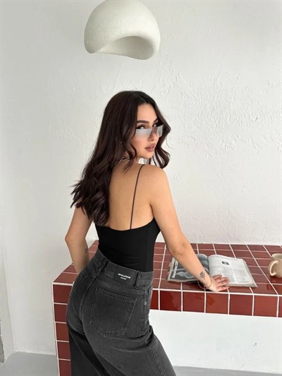 Derin Dekolte Askılı Body Sırt Dekolteli Şık Kolsuz Yazlık Bodysuit - Siyah