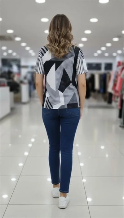 Desenli Püsküllü Viskon Bluz Bebe Yaka Kısa Kollu Big Size Rahat Kesim - Desenli