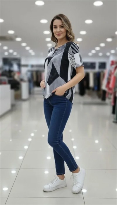 Desenli Püsküllü Viskon Bluz Bebe Yaka Kısa Kollu Big Size Rahat Kesim - Desenli