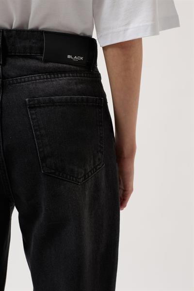 Dikiş Detay Geniş Paça Jean