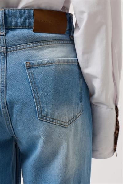 Dikiş Detay Geniş Paça Jean