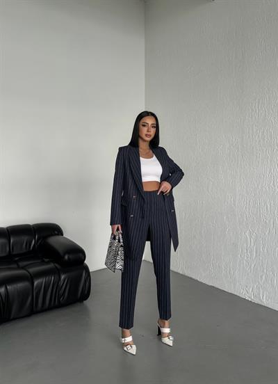 Dört Düğme Çi̇zgi̇li̇ Ceket