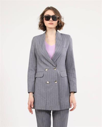 Dört Düğme Çi̇zgi̇li̇ Ceket