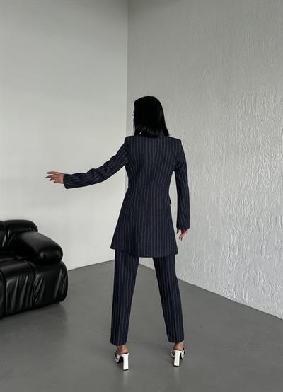 Dört Düğme Çi̇zgi̇li̇ Ceket