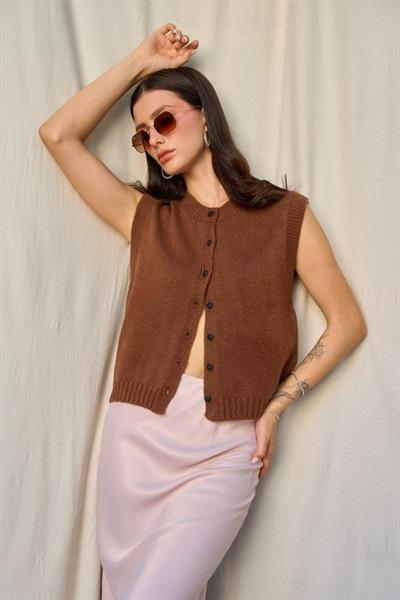 Düz Düğmeli Yelek - Süt Kahve