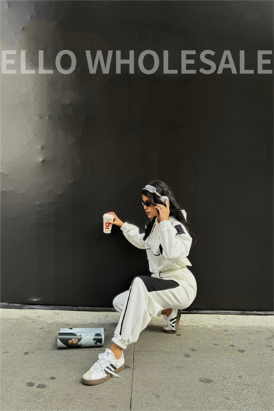 EŞOFMAN TAKIM PARÇALI - Beyaz