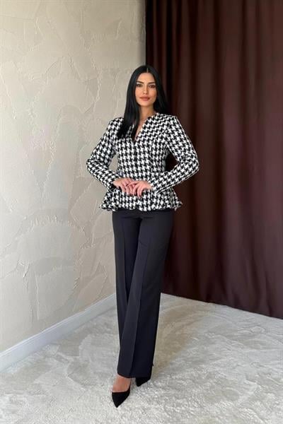 Ekru Arka Fiyonk Detaylı Ceket