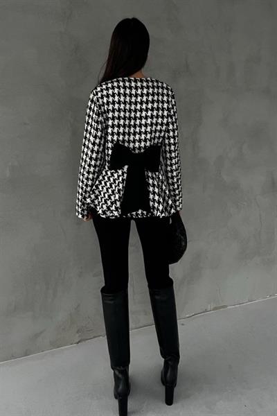 Ekru Arka Fiyonk Detaylı Ceket