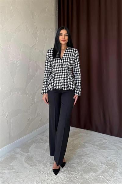 Ekru Arka Fiyonk Detaylı Ceket