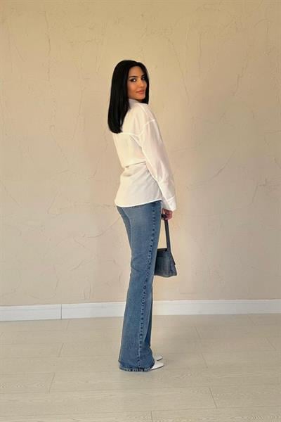 Ekru Düğme Detaylı Gömlek