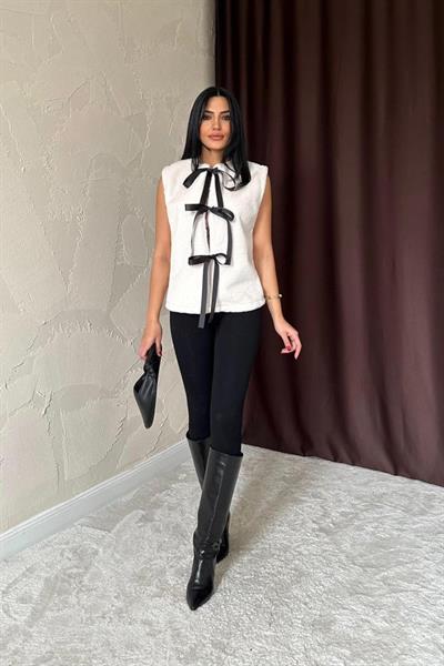 Ekru Fiyonklu Peluş Yelek