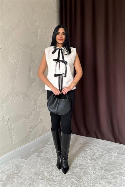 Ekru Fiyonklu Peluş Yelek