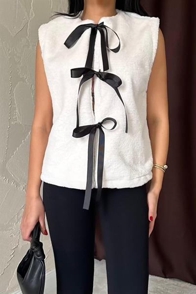 Ekru Fiyonklu Peluş Yelek