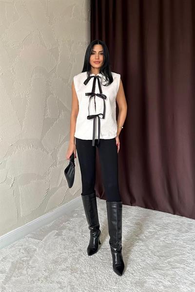 Ekru Fiyonklu Peluş Yelek