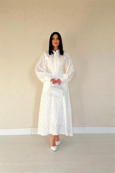 Ekru Kemer Detaylı Uzun Elbise