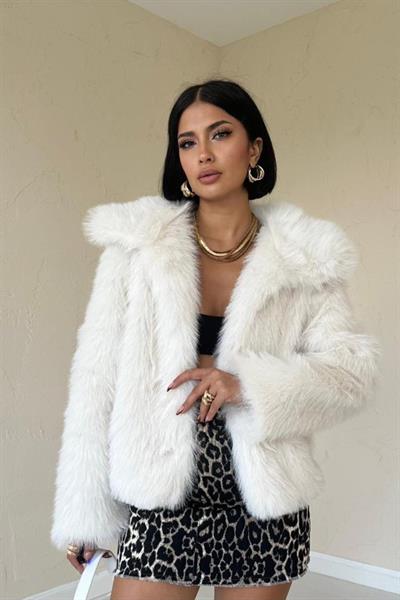 Ekru Kürklü Kısa Manto