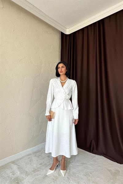 Ekru Pile Detaylı Kruvaze Elbise