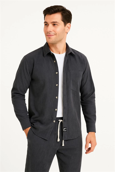 Erkek Kadife Oversize Takım – Gömlek Ve Pantolon İkili Set Füme Corduroy Şıklığı, Rahat Ve Zarif Duruş Yumuşak Dokulu Kadife Kumaş, Düğmeli Gömlek Üst Ve Lastikli Pantolon Alt Parça Ile Gün Boyu Konfor- Füme