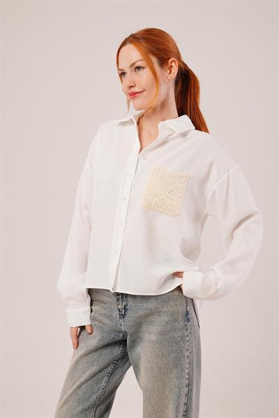 Etnik Cep Detaylı Beyaz Gömlek