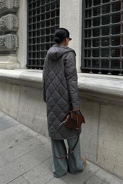 Fermuar Ve Kapşonlu Uzun Kapitone Mont 7062