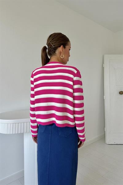 Fuşya Çizgili Ve Düğmeli Triko Kazak