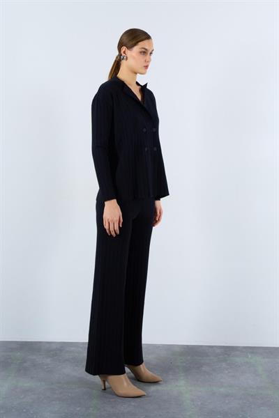 Gömlek Yaka Düğmeli Takım - Siyah