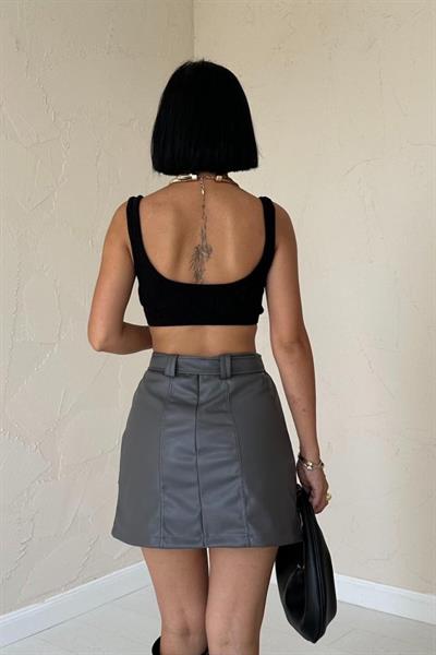 Gri Kemerli Mini Deri Etek